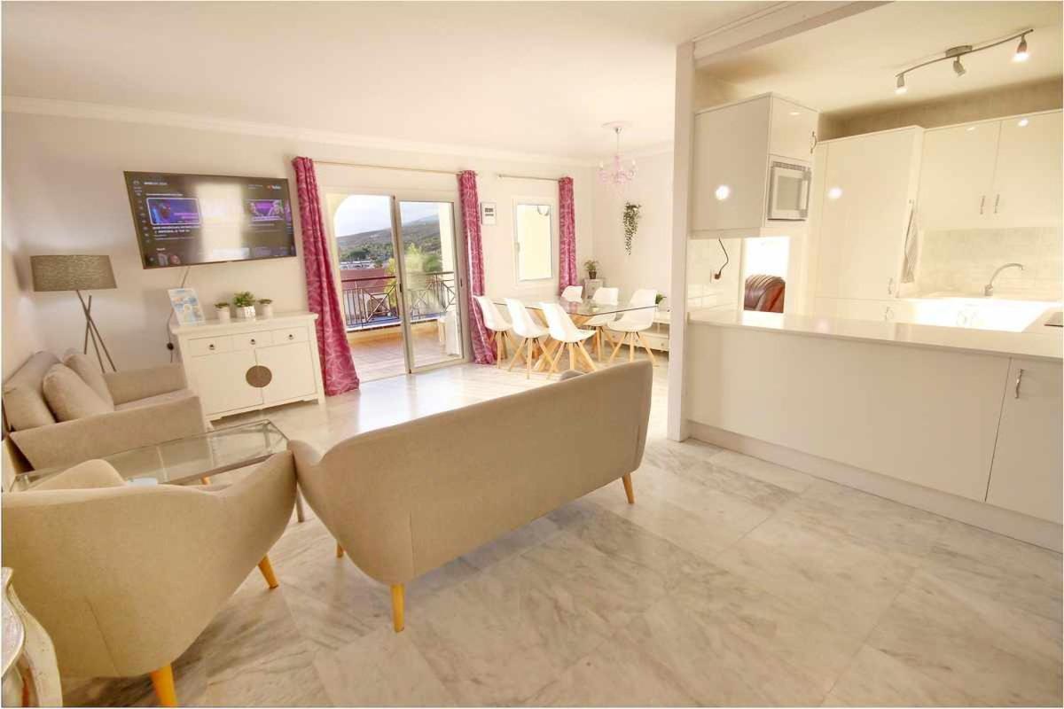 Dinastia D201 By Tenerife Rental & Sales Los Cristianos  Bagian luar foto